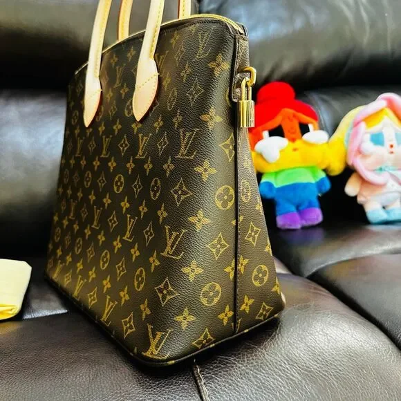 Louis Vuitton Lockit MM - Picture 16 of 16